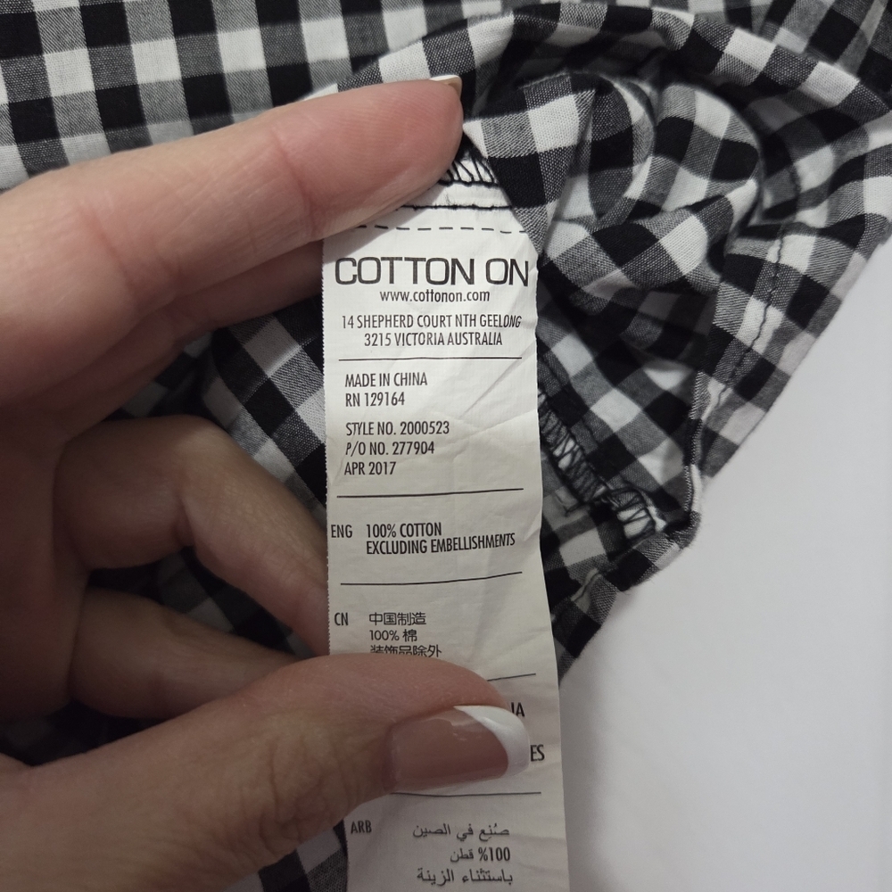 Cotton On Black & White V-neck Gingham Cropped Sleeveless Blouse Size Large - Picture 3 of 7